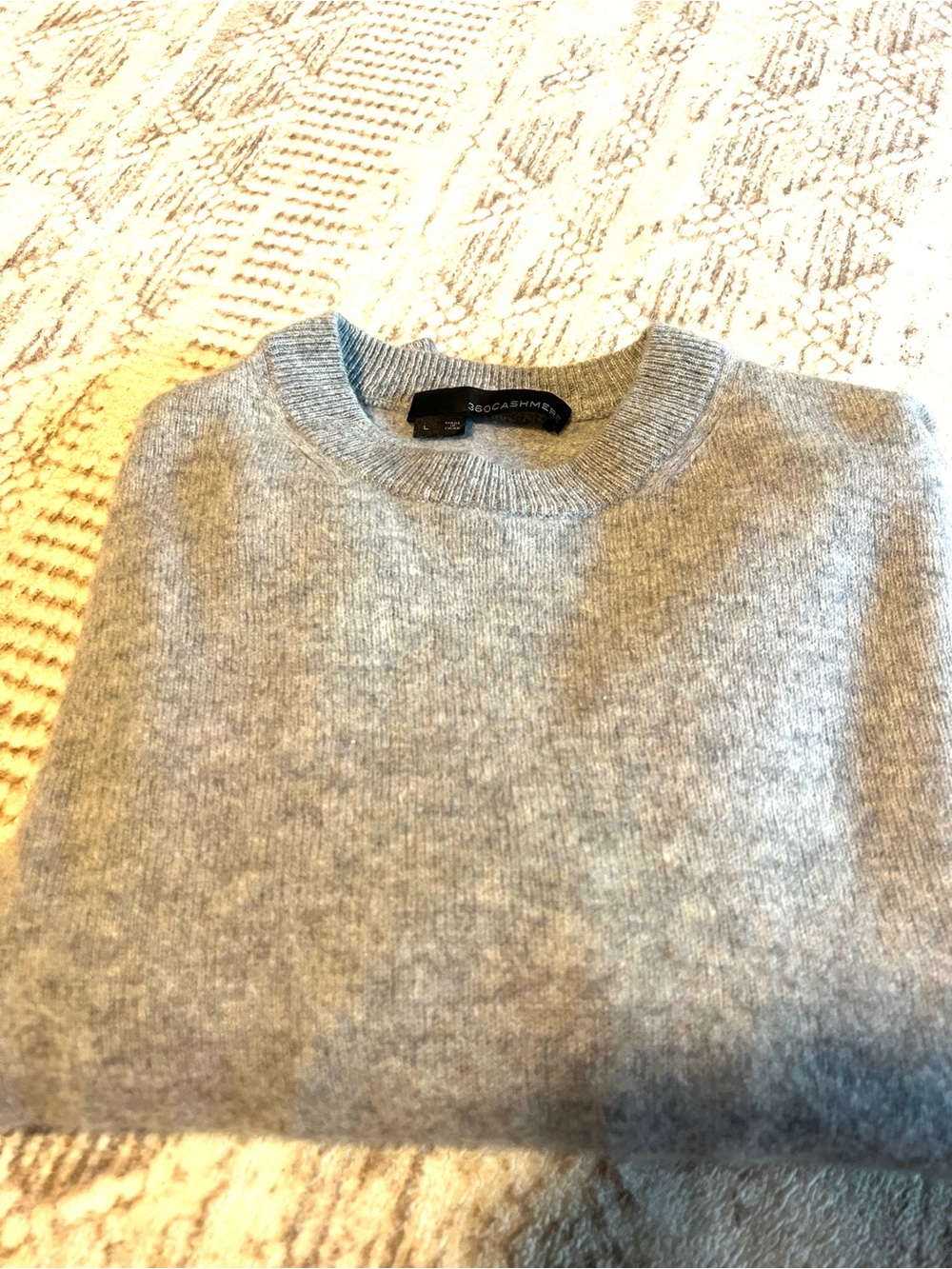 Women’s size L 360 cashmere gray crew sweater